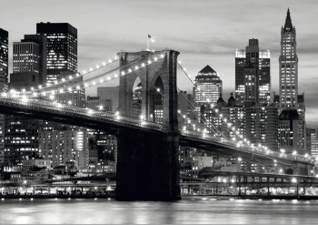 Een zwart-wit fotobehang van de iconische Brooklyn Bridge in New York stad.