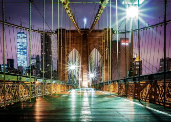 Fotobehang met de Brooklyn Bridge in New York in de avond.