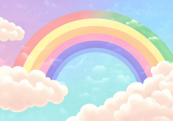 Fotobehang met een kleurrijke regenboog die door zachte wolken buigt tegen een lichtblauwe hemel.