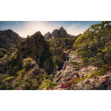 Waterval Sa Spendula in Sardinië met een prachtig landschap.