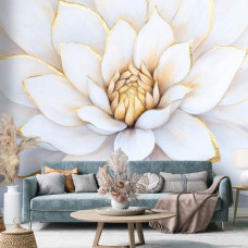 Een woonkamer met een fotobehang met een grote witte bloem en luxe gouden details.