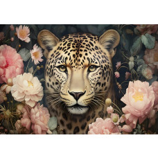 Fotobehang van een imposante jaguar tussen bloemen, met een dramatische weergave van de luipaardachtige in zijn omgeving.