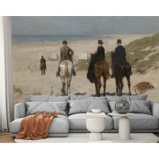 Fotobehang met een schilderij van Anton Mauve, Morgenrit langs het Strand, waarop ruiters te paard richting het strand rijden, getoond in een woonkamer.