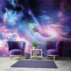 Een fotobehang met een kosmische weergave van planeten en sterren, perfect voor een woonkamer.