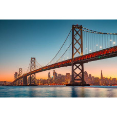 San Francisco's Oakland Bay Bridge, met een skyline van de stad op de achtergrond, vastgelegd op fotobehang.