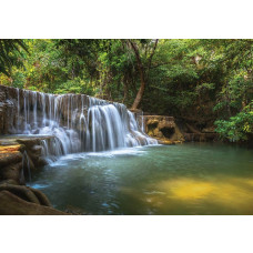 Waterval in het bos, een jungle thema op fotobehang.