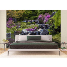 Een fotobehang van een waterval in een Japanse tuin in Montreal in een slaapkamer.