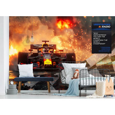 Fotobehang van Max Verstappen in een stijlvolle kinderkamer die in zijn Formule 1-auto door de vlammen over de finish rijdt en wereldkampioen is geworden.