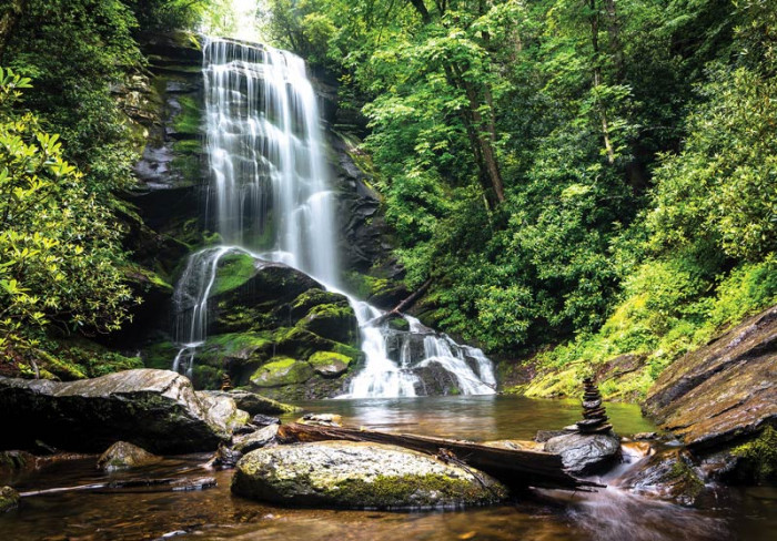 Fotobehang Betoverende Waterval in het Bos